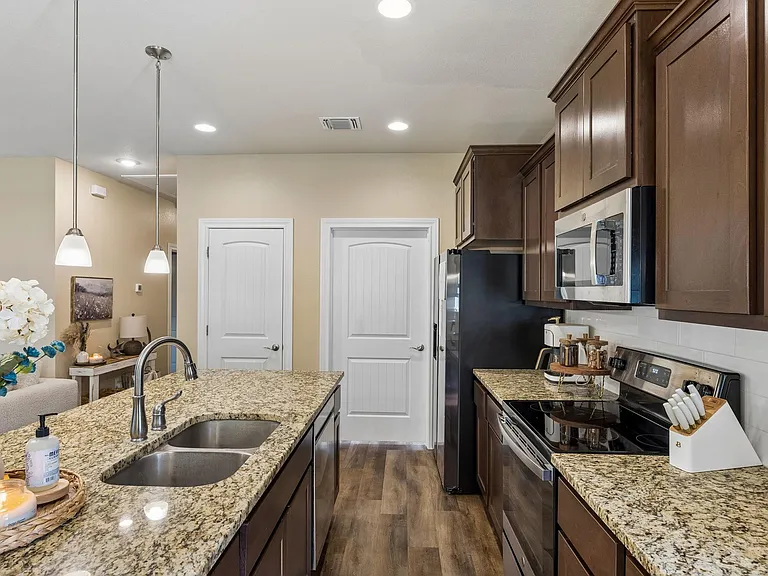 904 Central Blvd — Photo 13