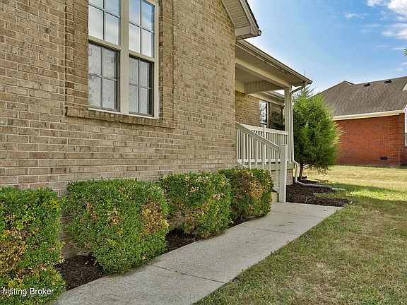 2nd image of 40 Persimmon Dr