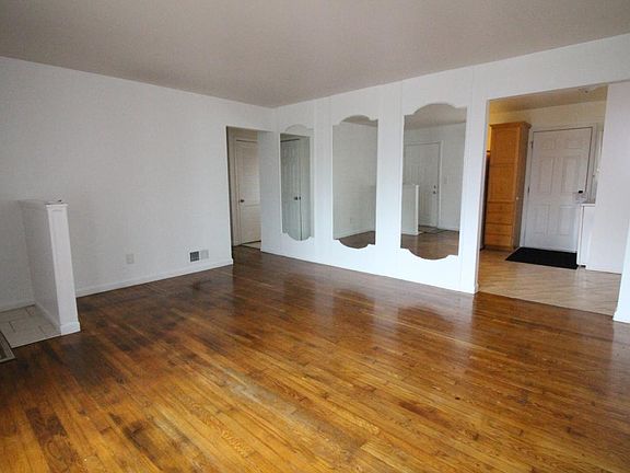 4th image of 21773 La Salle Ave