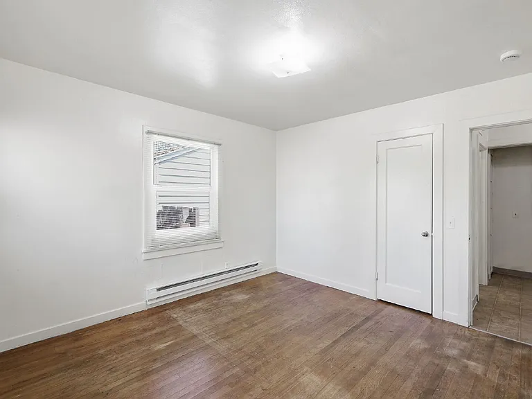 2189 Hilyard St — Photo 18
