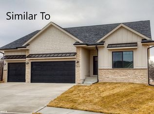 2507 Park Ridge Dr, Granger, IA 50109