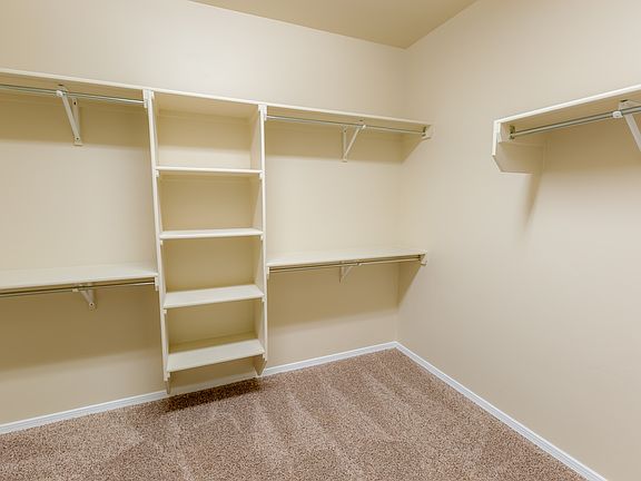 5th image of 7031 Metro Park St