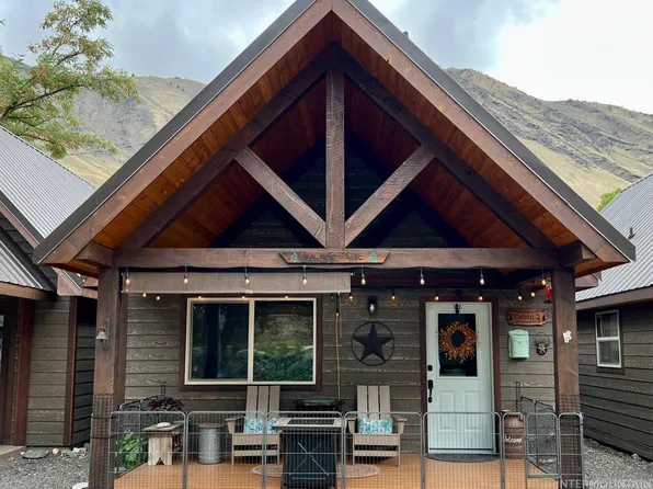 1432 N Salmon Dr, Riggins, ID 83549