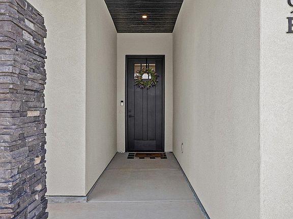 4th image of 689 Anela Ln #B