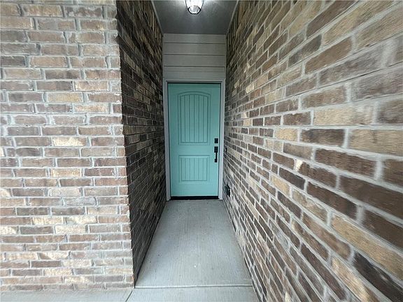 4th image of 2503 Everton Ln