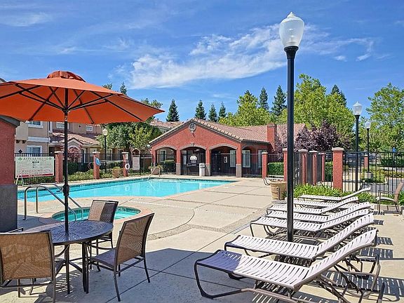 3rd image of 885 Halidon Way APT 524