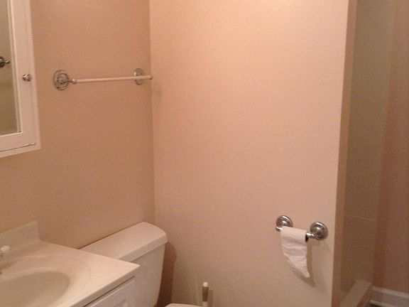 4th image of 2151 W Polk St
