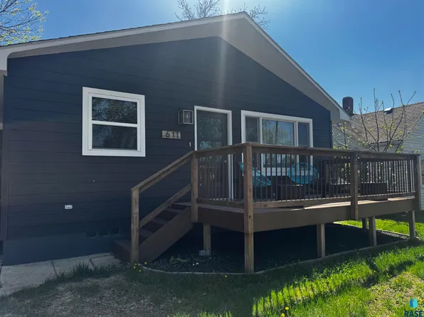 611 E 3rd St, Bridgewater, SD 57319