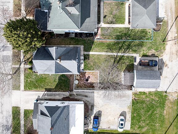 4th image of 123 N Prospect St