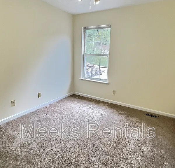 412 Fletcher Rd #1 — Photo 8