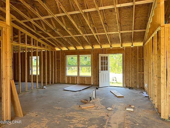 5th image of 19130 NE Cressie Ln