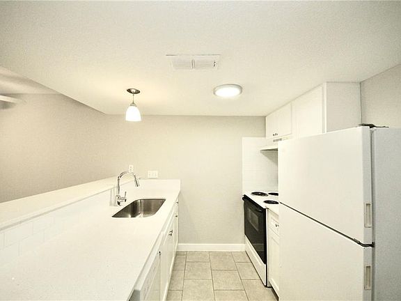 2nd image of 1600 West Ave #5