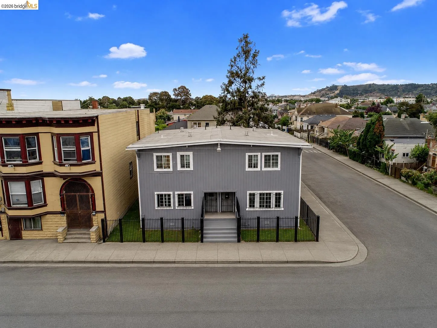 3 bed, 900 sqft, $2,495 — Photo 4