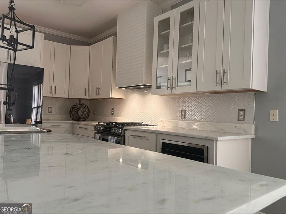 2nd image of 4867 Pinnacle Dr #24