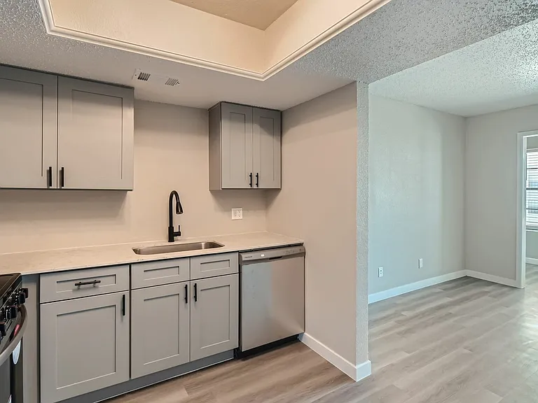 Rise Spring Pointe — Photo 24