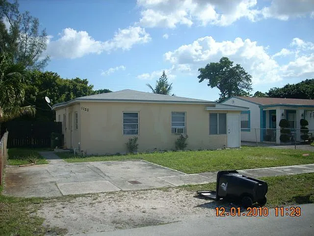 1120 NW 3rd Ave