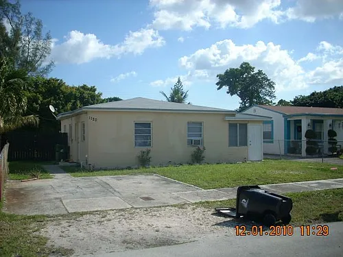 1120 NW 3rd Ave Photo 1