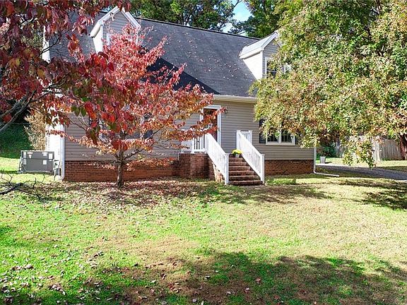 4th image of 3307 Green Needle Dr