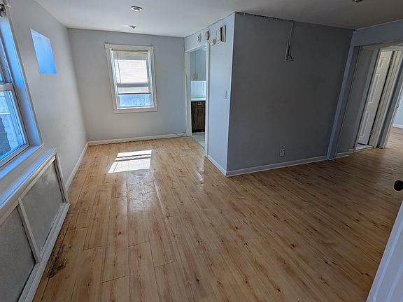 4th image of 632 Cora Pl #2A