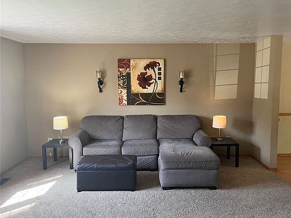 3rd image of 485 Diamond Ct