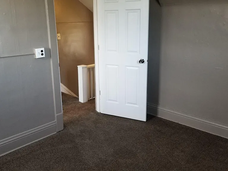 4830 S 22nd St — Photo 15