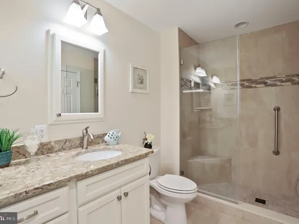 8118 Quarterfield Farms Dr, Severn, MD 21144