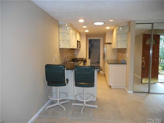 2nd image of 417 Clubhouse Ct