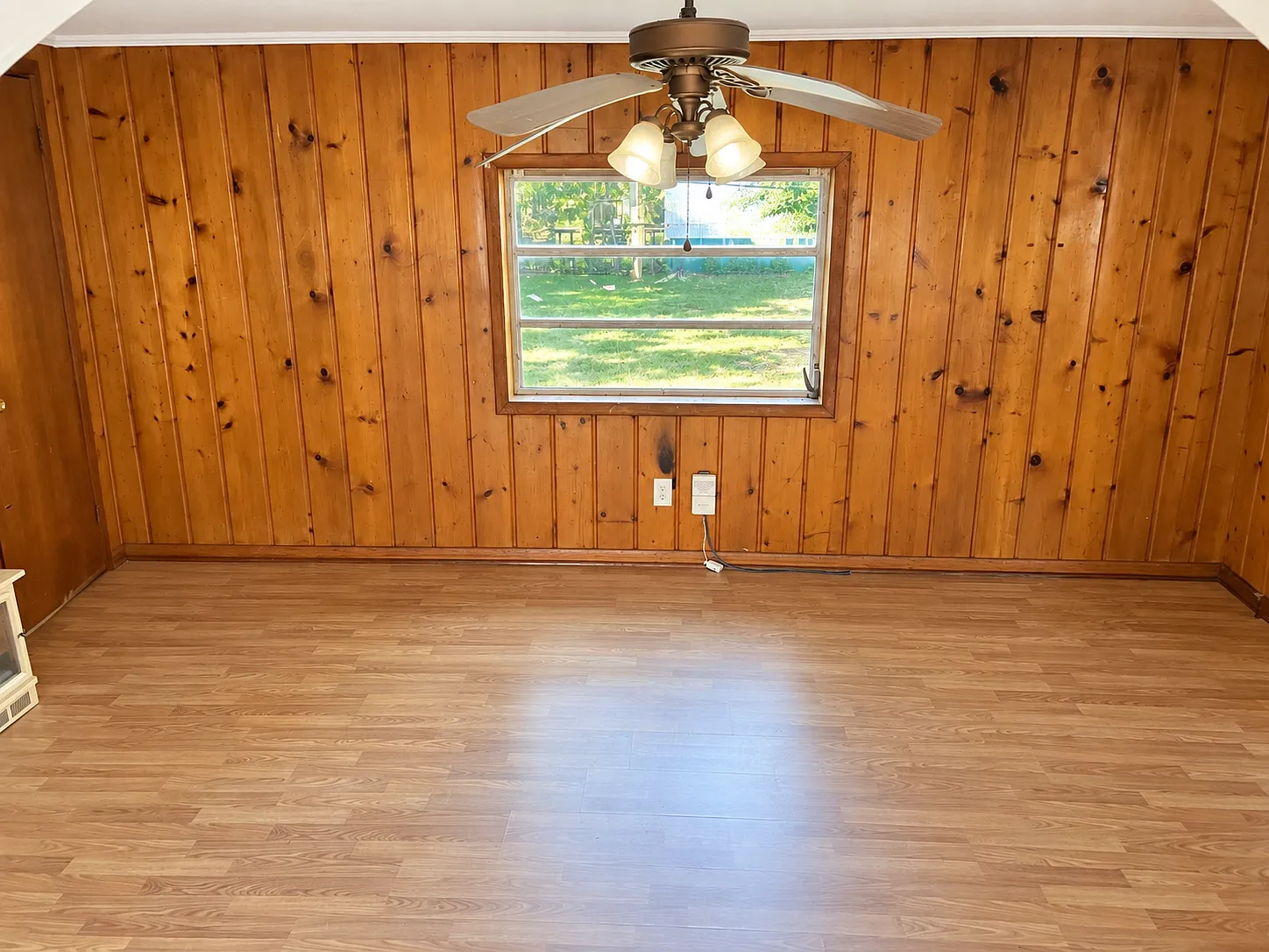 3 bed, 992 sqft, $900 — Photo 3