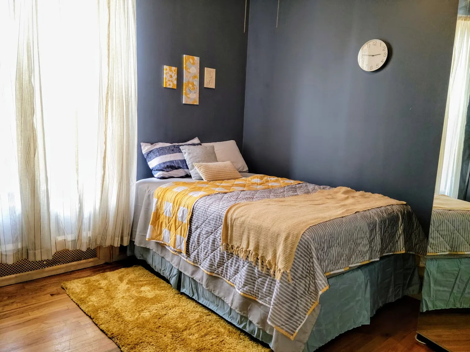 3 bed, $1,100 — Photo 1