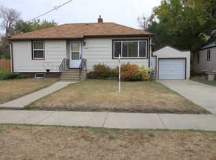 1122 7th Ave NW, Minot, ND 58703