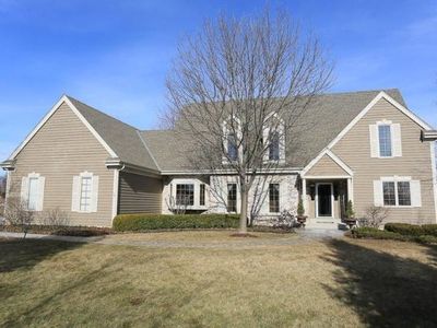 8006 W Knightsbridge Dr, Mequon, WI, 53097