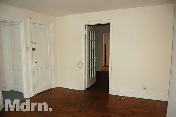 Rented by Mdrn Residential | media 8