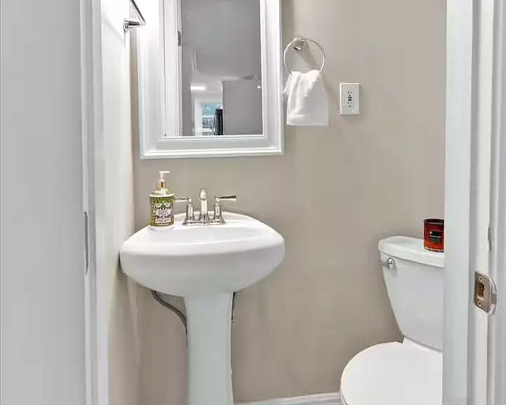 1239 Elizabeth Ave SW — Photo 16