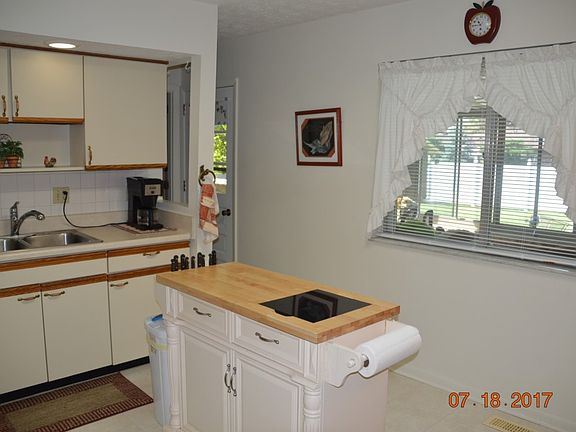 4th image of 6401 Woodville Dr