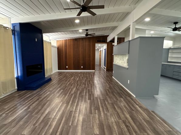 1036 W Alamos Ave