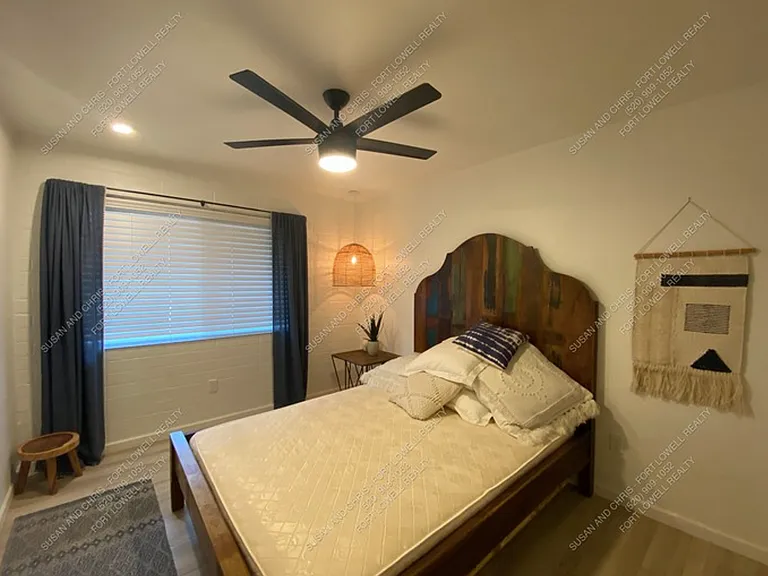 1 and 2 Bedrooms Great Location with Community Pool and Onsite Laundry! 1/2 of Mile from U of A — Photo 22