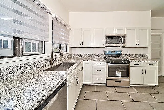 141 S Serrano Ave