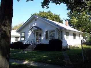 613 N 4th St, Sturgis, MI 49091