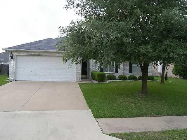 3 bed, 2.0 bath, 1552 sqft, $1,895 — Photo 1