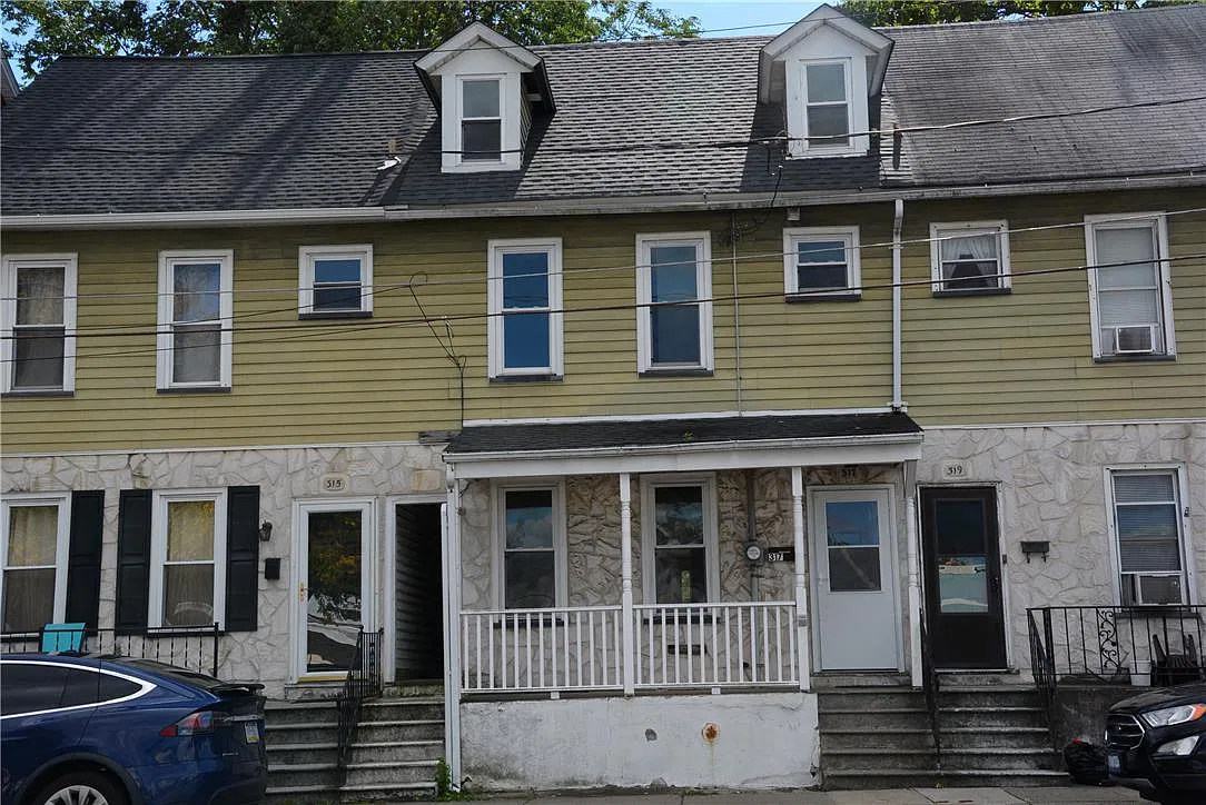 3 bed, 1.0 bath, 476 sqft, $2,000 — Photo 1