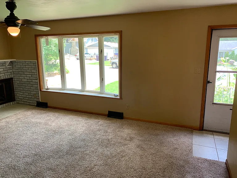 2212 Cedar Acres Dr — Photo 5