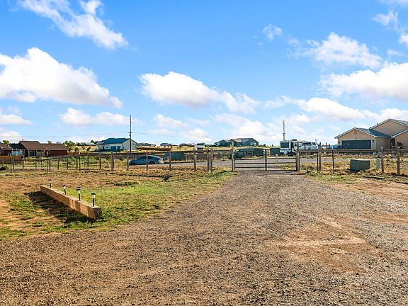 4th image of 8 Starlight Acres Dr