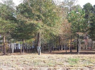 1172 N Edgewater Trl, Toccoa, GA 30577