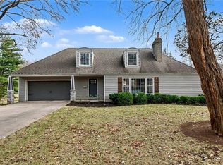 8001 Dearborn Dr, Prairie Village, KS 66208