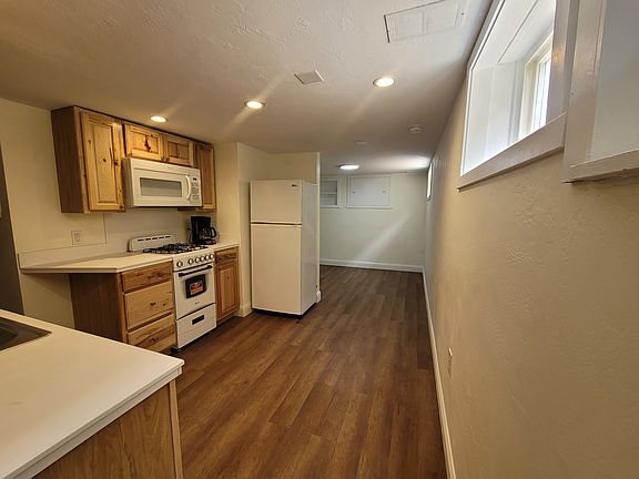 4th image of 819 Rood Ave APT B