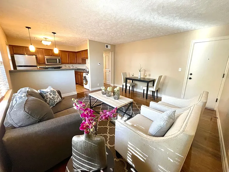 603 S 35th Ave — Photo 5