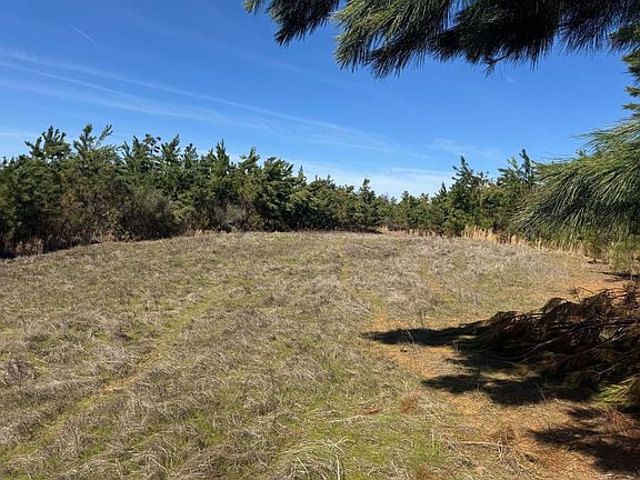 3rd image of Duck Hill Ranch Rd