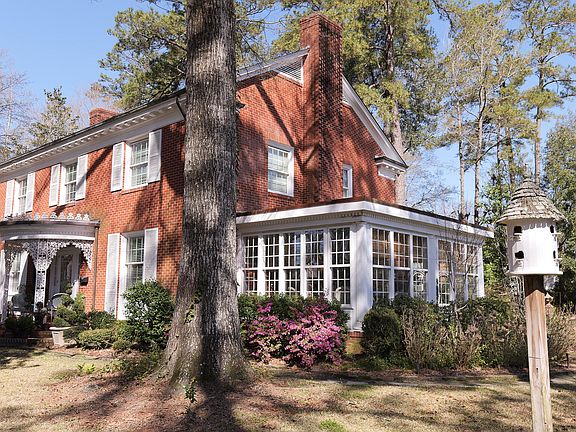 4th image of 131 Fuller Street