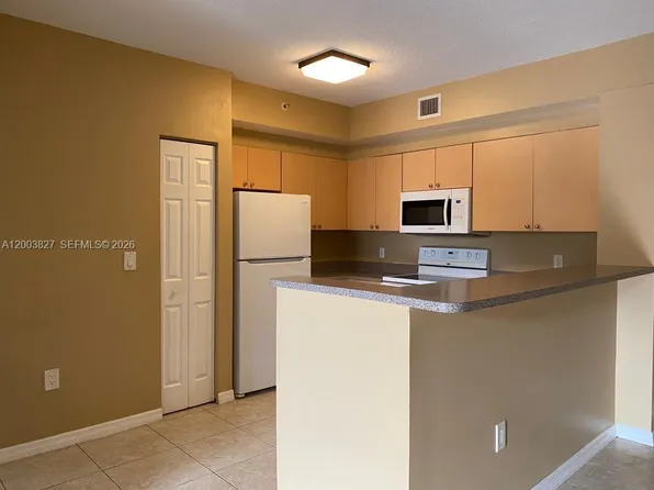 8060 N Nob Hill Rd APT 203, Fort Lauderdale, FL 33321