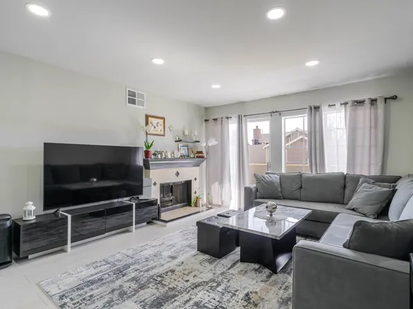 20235 Keswick St Unit 212, Winnetka, CA 91306